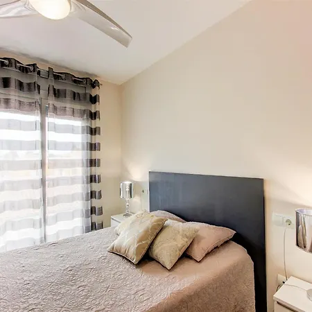 Pretty Apartment In Costa Brava アパート カダケス